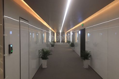上海世贸大厦电梯厅
